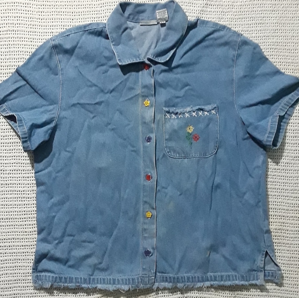 👾3 for $15👾 {VINTAGE} Denim Flower Button Up Top